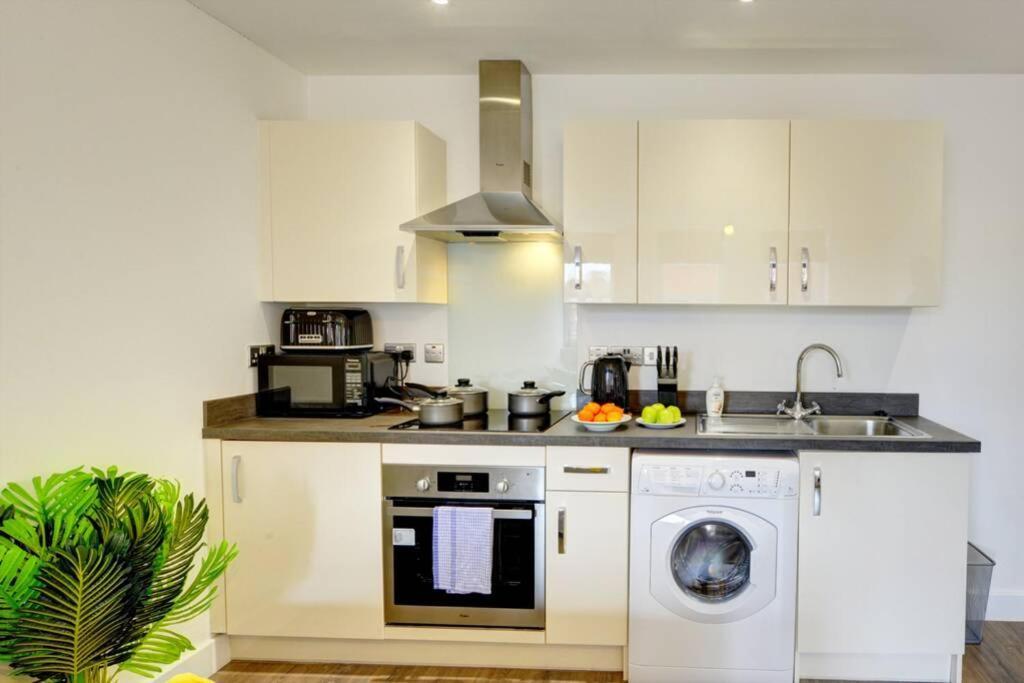 Modern & Stylish 2Br Apartment - Queens House Coventry Exterior foto